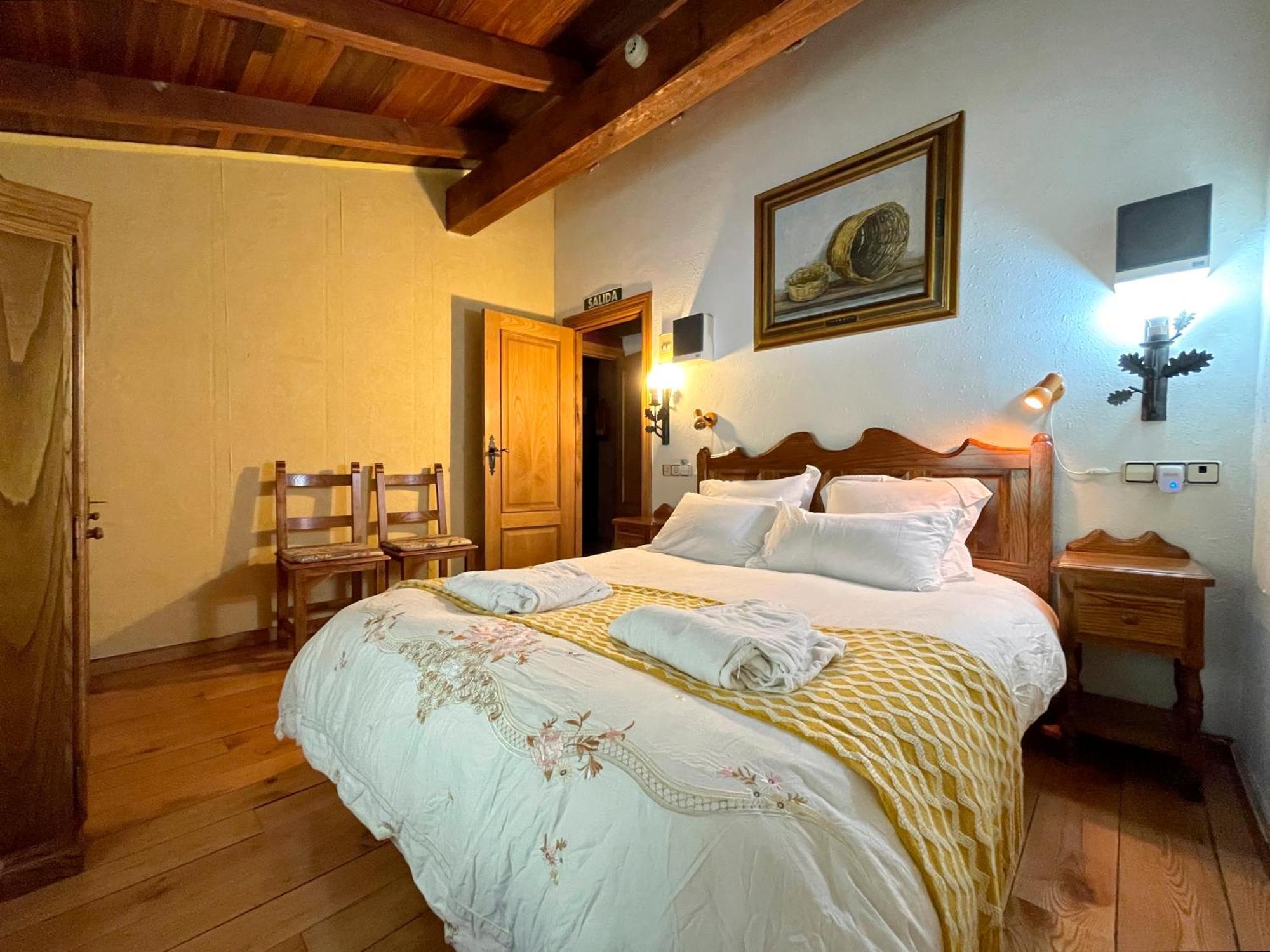 Hotel Peruskenea Jaunsaras Bagian luar foto