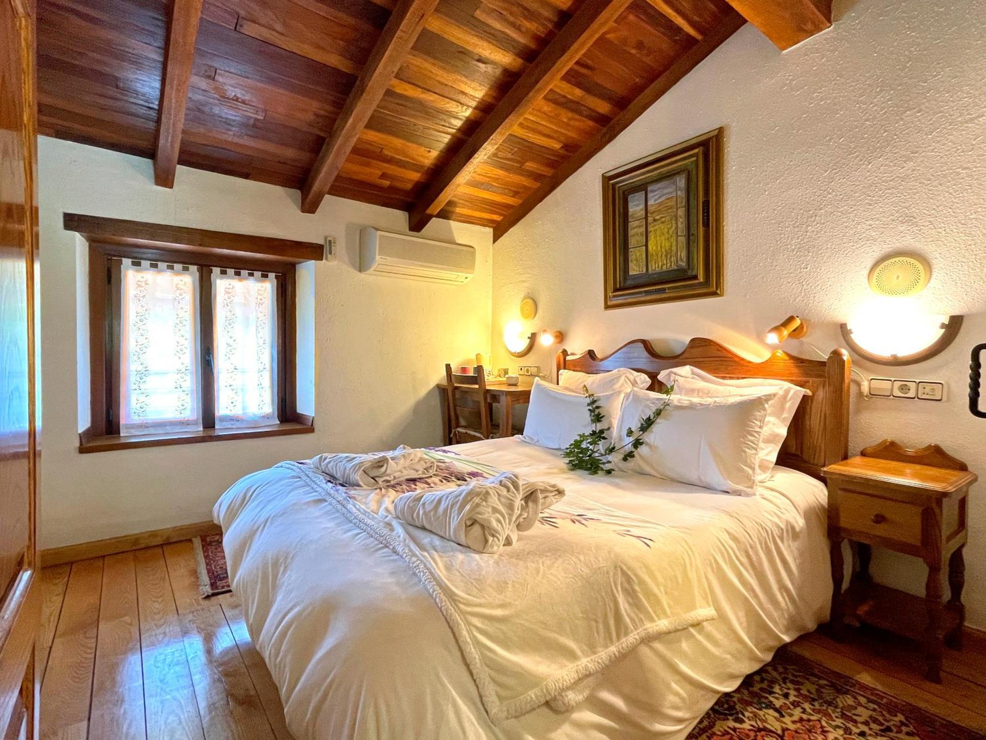 Hotel Peruskenea Jaunsaras Bagian luar foto