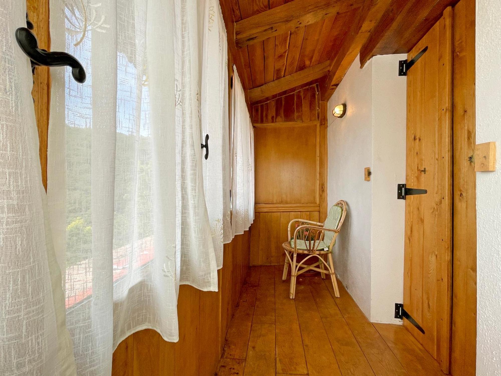 Hotel Peruskenea Jaunsaras Bagian luar foto