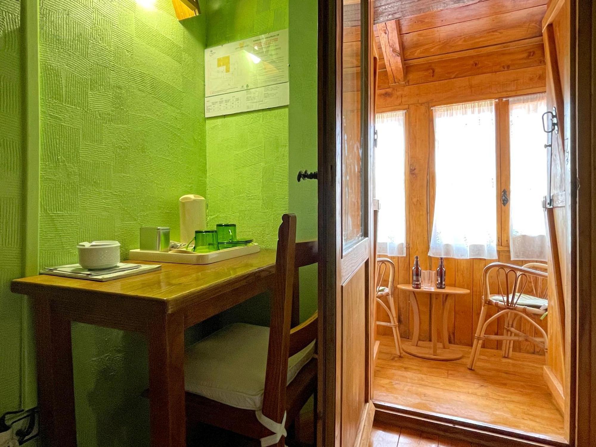 Hotel Peruskenea Jaunsaras Bagian luar foto