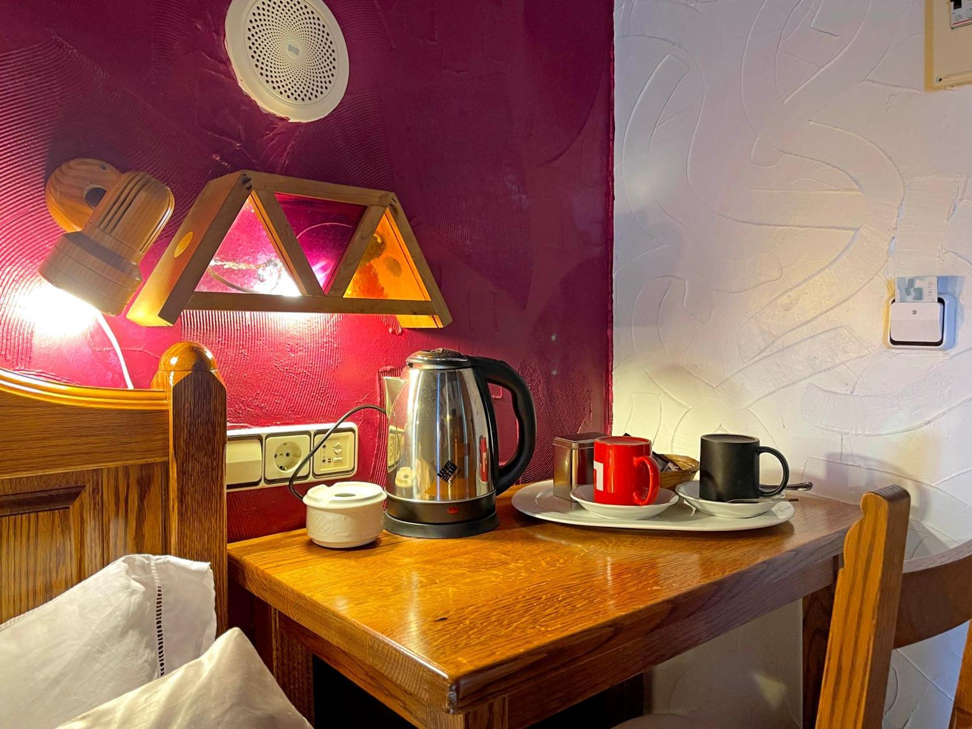 Hotel Peruskenea Jaunsaras Bagian luar foto