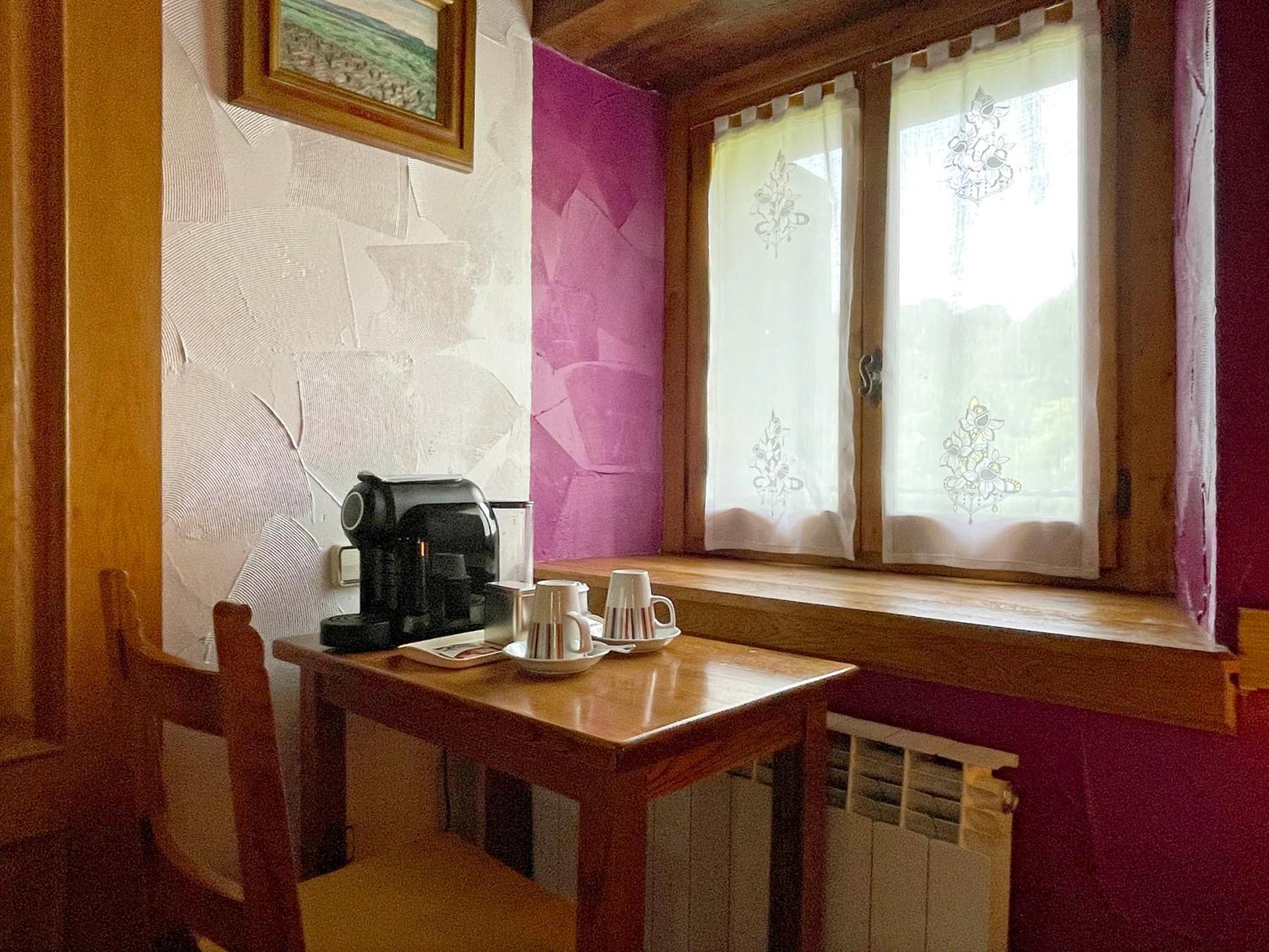 Hotel Peruskenea Jaunsaras Bagian luar foto