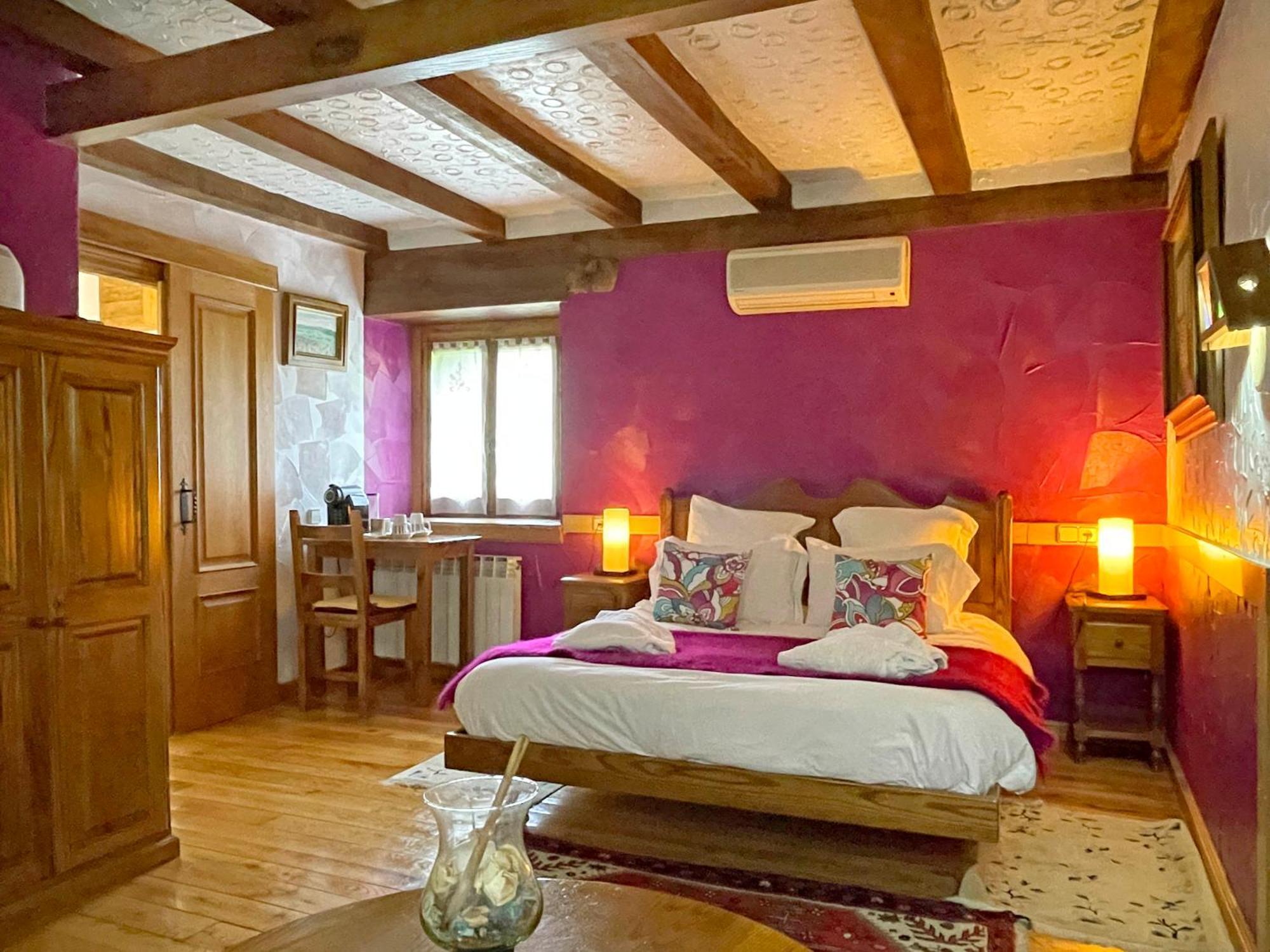 Hotel Peruskenea Jaunsaras Bagian luar foto